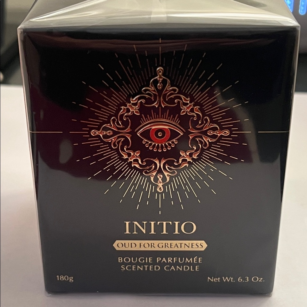 Initio Oud for Greatness Bougie Parfumee Scented Candle - Picture 2 of 6